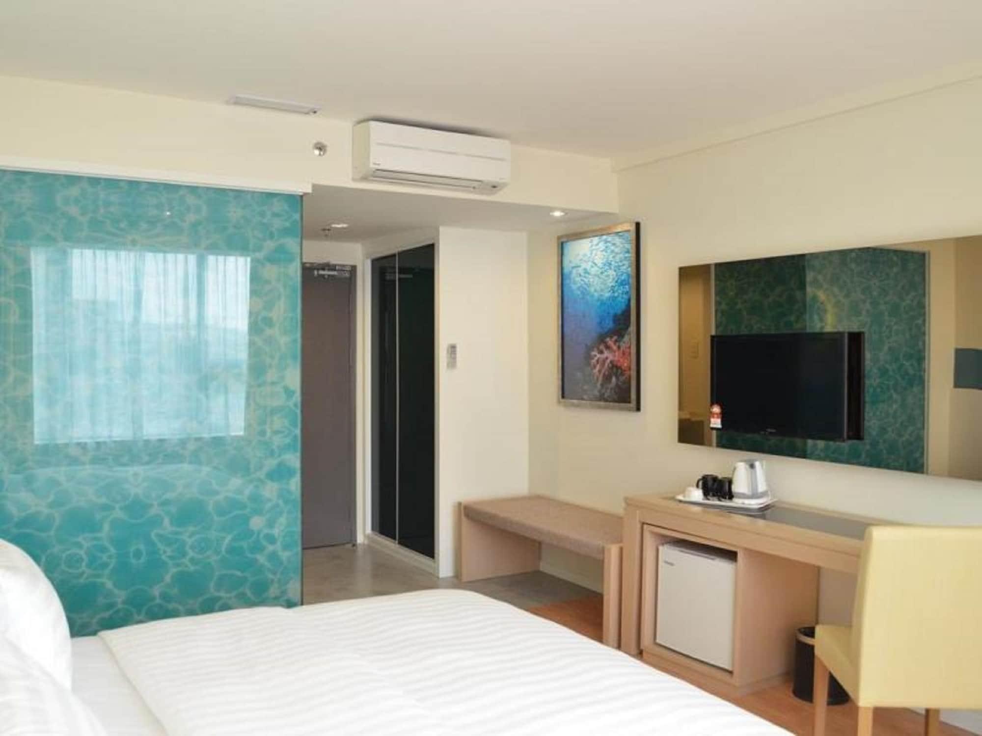 Oceania Hotel Kota Kinabalu Exterior foto